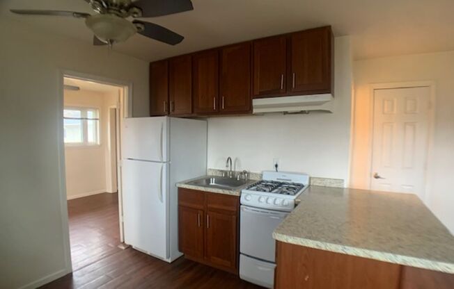 1 bed, 1 bath, 650 sqft, $850, Unit Unit 4