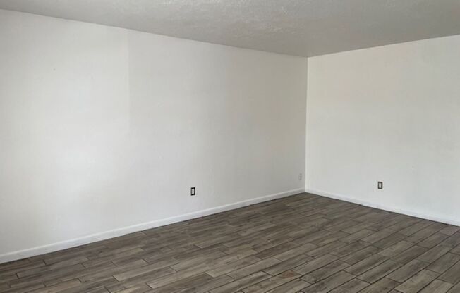 1524 - 12204 Candelaria Rd NE