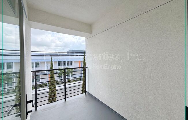 1 bed, 1 bath, 607 sqft, $2,350, Unit 602