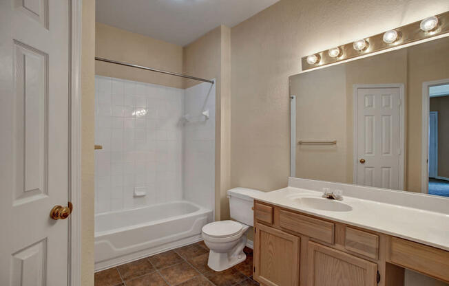 Lincoln Villas on Memorial Bathroom