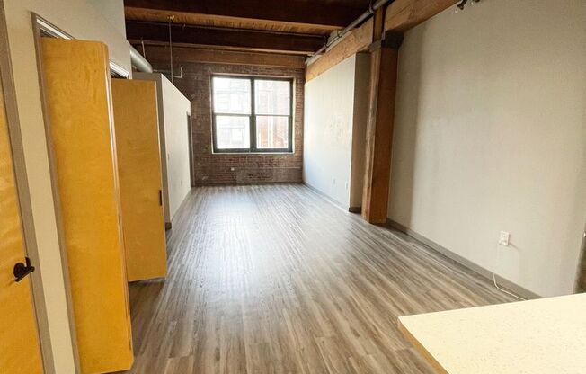 1 bed, 1 bath, 780 sqft, $1,450, Unit 302