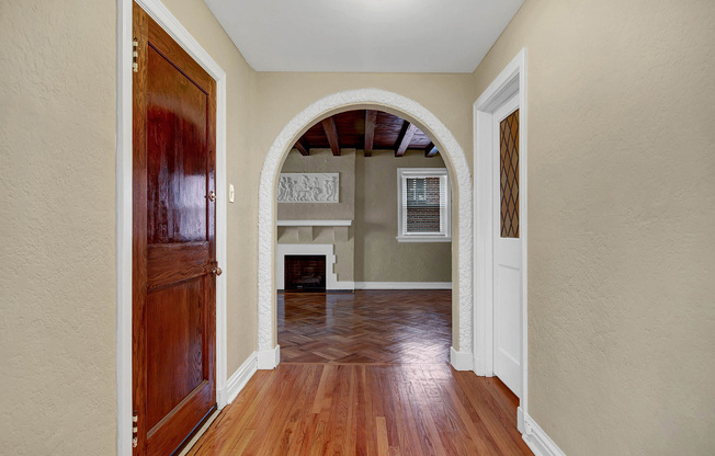 (202) 7536 Byron Place