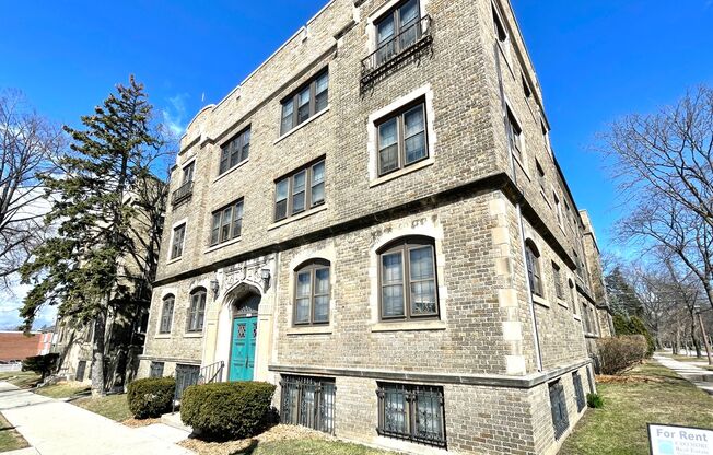 1428 E Capitol Drive