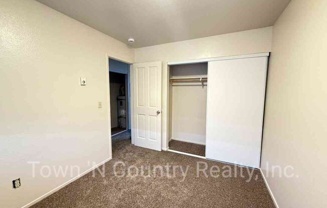 2 beds, 1 bath, 746 sqft, $2,250, Unit #8