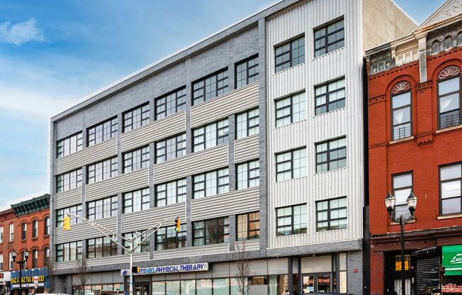 1 bed, 1 bath, 596 sqft, $2,500, Unit 506