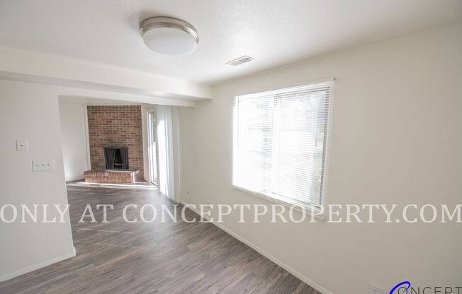 2 beds, 1 bath, 880 sqft, $1,249, Unit 17