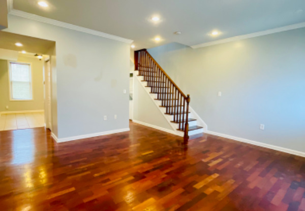 523 FLORIDA AVE NE