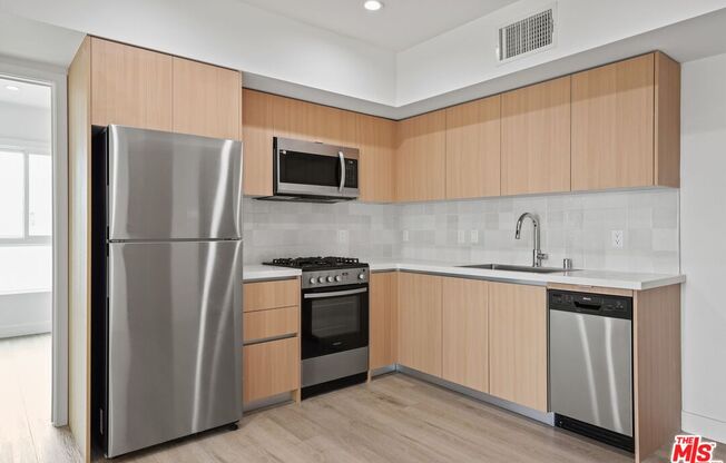 1 bed, 1 bath, 450 sqft, $2,495, Unit 102