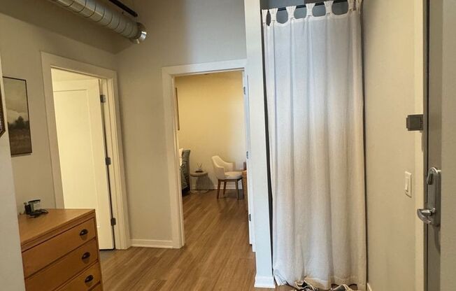 2 beds, 1 bath, 991 sqft, $2,350, Unit 415