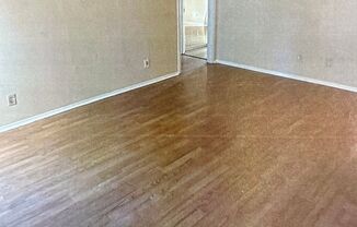 2 beds, 1 bath, $1,050