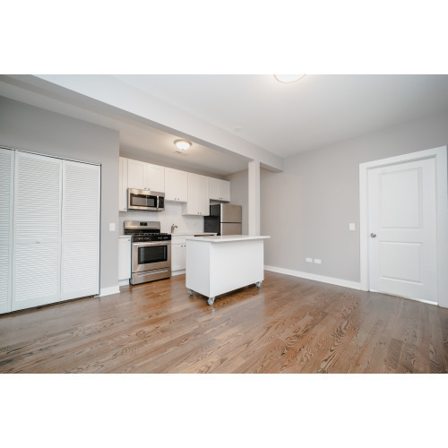 1838 W 21 PL
