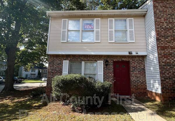 923 REGAL PATH LN