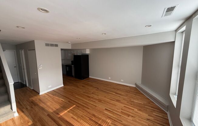 2 beds, 1.5 baths, $2,600, Unit 302