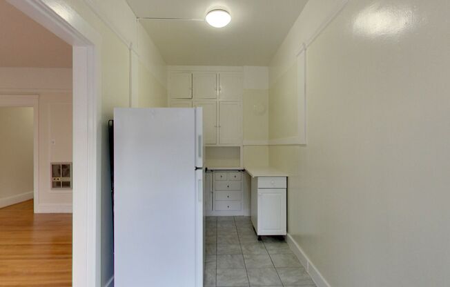 Studio, 1 bath, $2,295