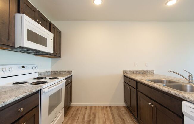 2 beds, 2 baths, 952 sqft, $1,695, Unit 106-302
