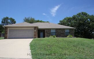 Beautiful Cul-De-Sac Location With Oak Trees