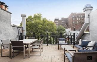 246 E 32 ST