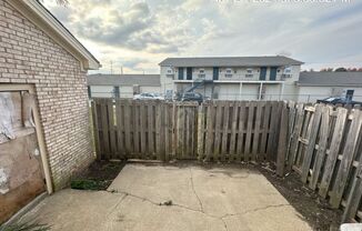 3 beds, 1.5 baths, $1,000