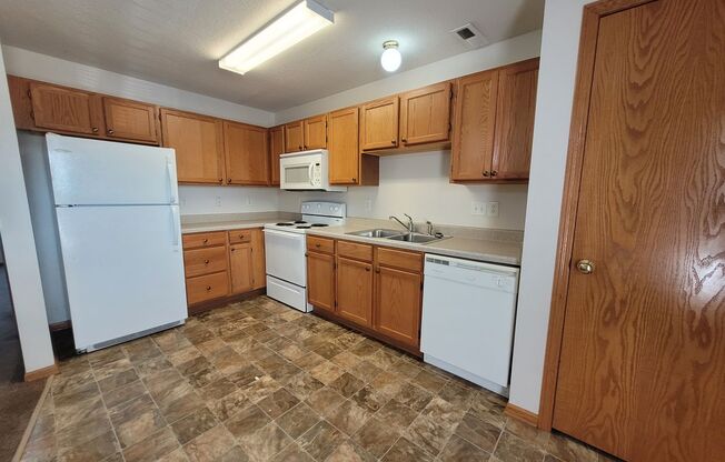 1 bed, 1 bath, 500 sqft, $825, Unit 703