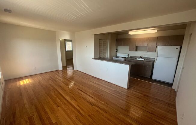 2 beds, 1 bath, 650 sqft, $1,350, Unit 4229 #D