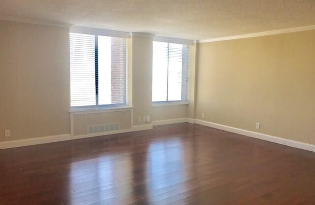 1 Regency Plaza