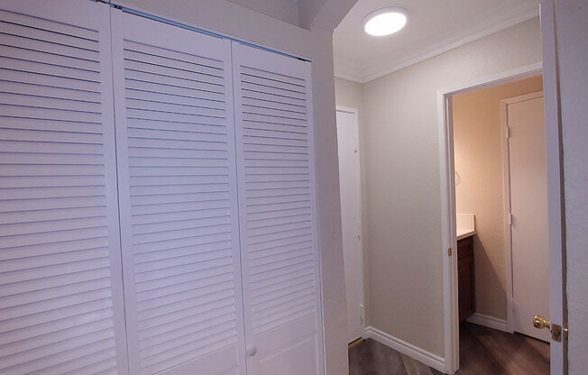 2 beds, 2 baths, 940 sqft, $2,795, Unit 212