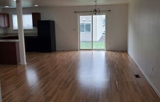 3 beds, 2.5 baths, 1,600 sqft, $1,450, Unit Unit #2