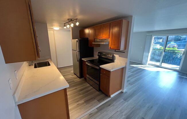 1 bed, 1 bath, 800 sqft, $1,745, Unit 2727 - 102