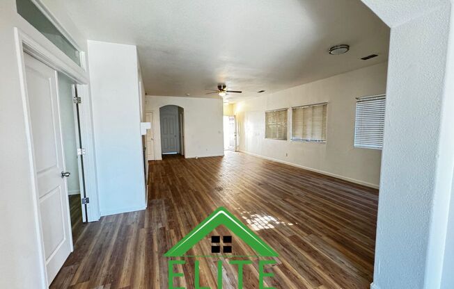 Charming 3 Bedroom, 2 Bath Home in Prime Sacramento Location – Move-In Ready!