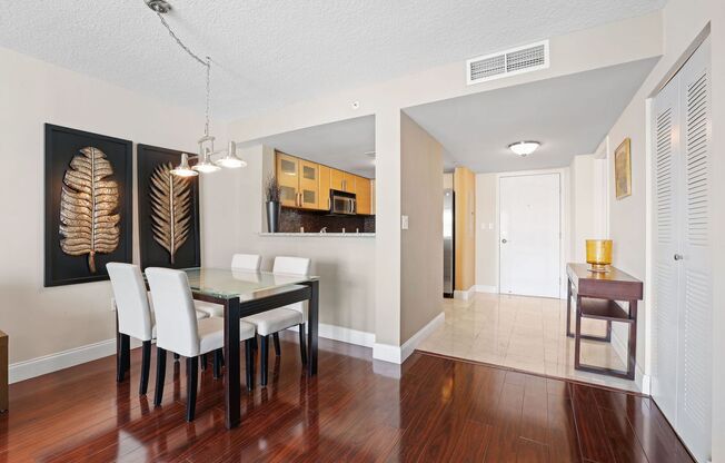 1 bed, 1 bath, $3,200