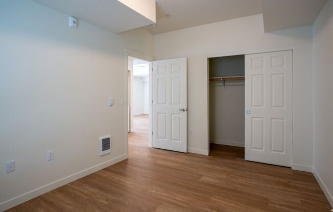 2 beds, 2 baths, 1,027 sqft, $1,875, Unit 212-207