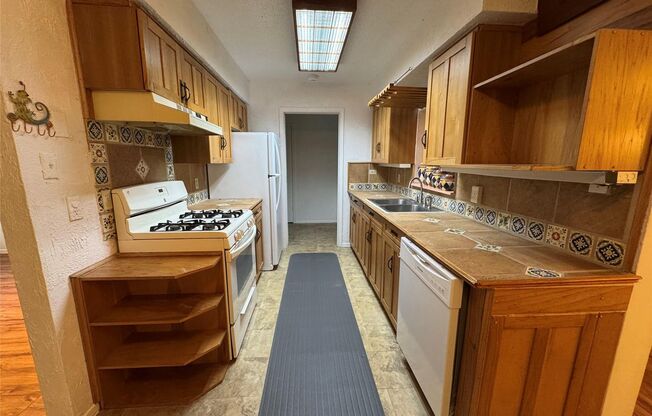 Unique 4 bedroom, 2 bath home with southwest vibe in South Austin!