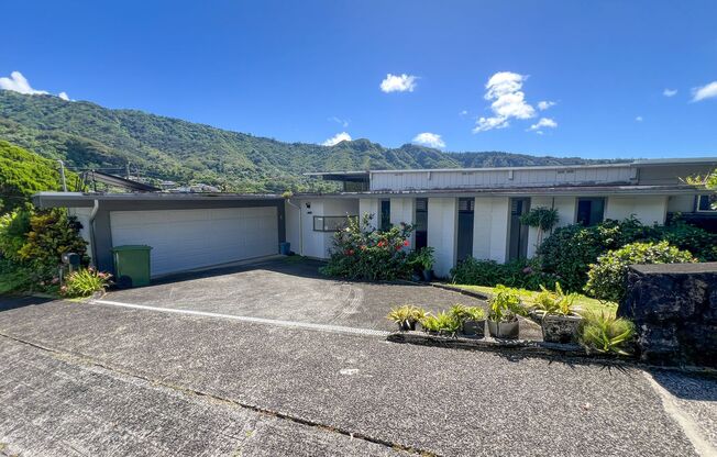 3BR / 2Bath - Home in Manoa!