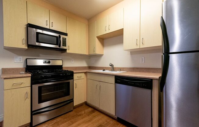 Motor Apartments