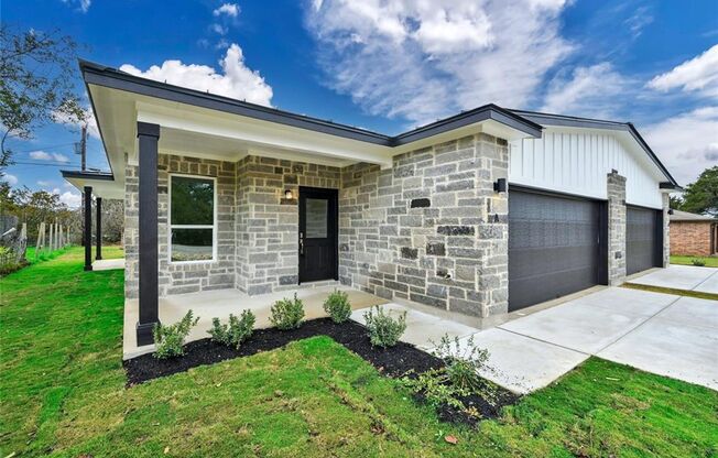 New Lago Vista Duplex