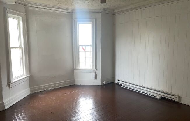 Two Bedroom Apartment Close to Downtown Lynchburg!