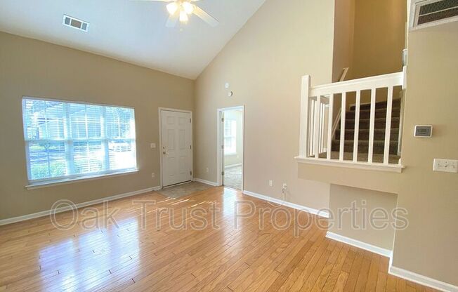 8160 SHADOW OAK DR