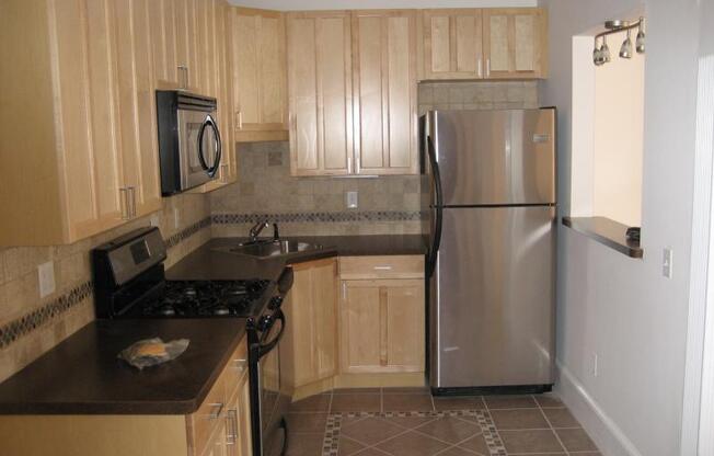 4 beds, 1 bath, $5,000, Unit 3