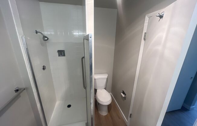2 beds, 2 baths, 1,100 sqft, $2,695, Unit 3520 - 201