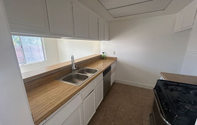 2 BEDROOM 1.5 BATH TOWNHOME
