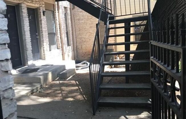 Oak Tree Apartments