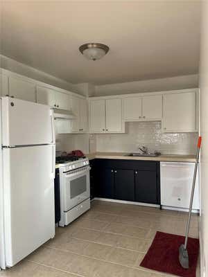 2 beds, 1 bath, 1,000 sqft, $2,650, Unit 3