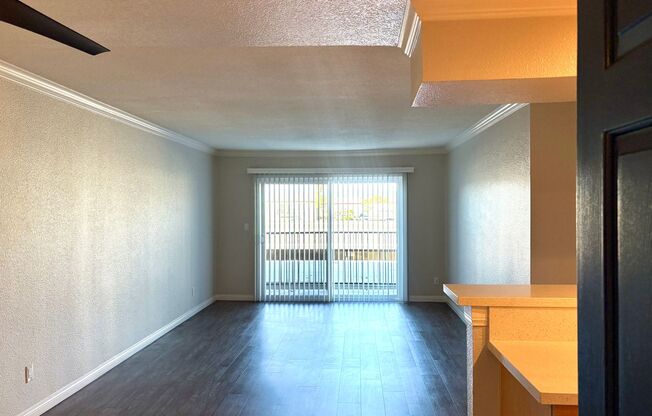 1 bed, 1 bath, 736 sqft, $2,245, Unit B057
