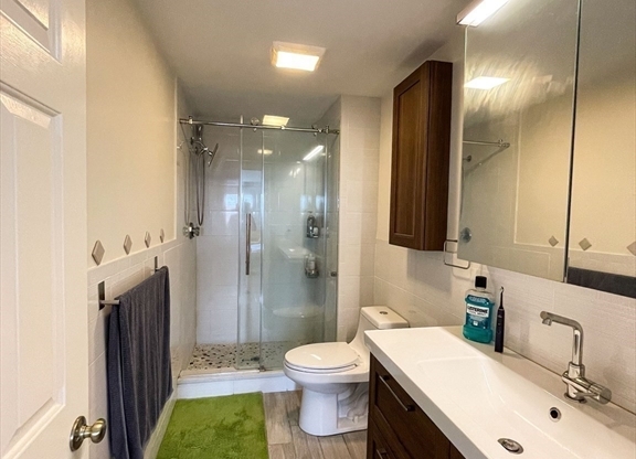 3 beds, 2 baths, 1,725 sqft, $4,100, Unit 802