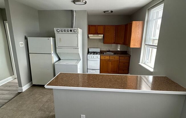 1 bed, 1 bath, 875 sqft, $1,450, Unit 2nd floor