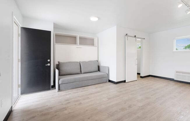 Studio, 1 bath, 420 sqft, $865, Unit 127