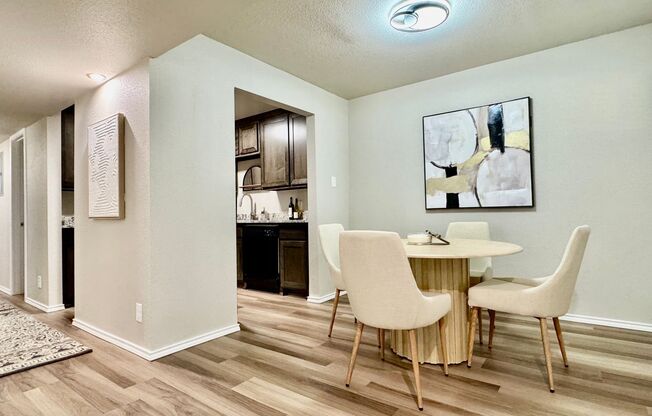 2 beds, 2 baths, 1,000 sqft, $1,275, Unit 419