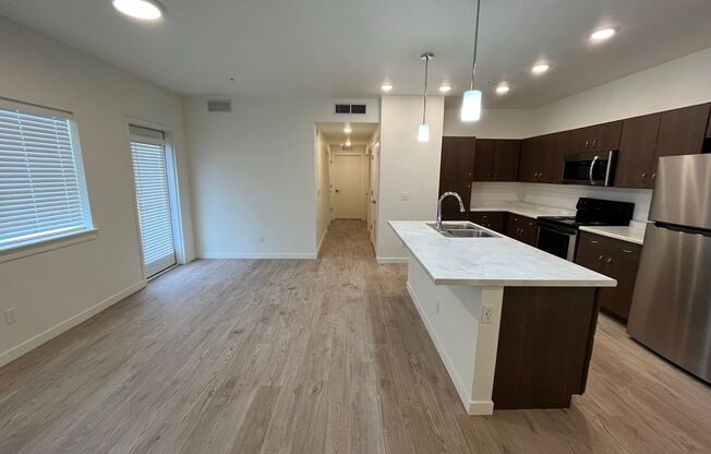 2 beds, 2 baths, 1,010 sqft, $1,495, Unit 4715 - 304