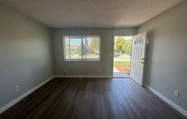 420 - 424 S Walnut Ave, Ripon