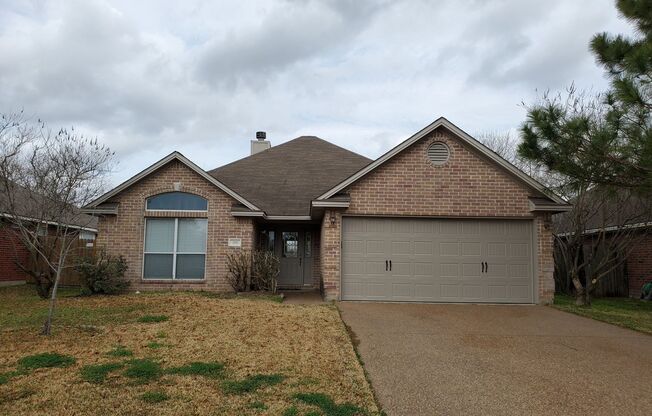 College Station -3 bedroom/2 bath - Fenced in back yard and House is in an EXCELLENT LOCATION